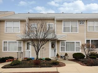 19 Knightsbridge Ct, Nanuet, NY 10954