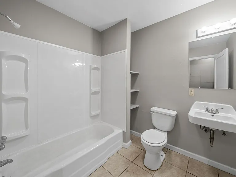 1525 Ferrell St #7 — Photo 14