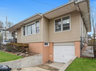 32 Richard St, Jersey City, NJ 07305