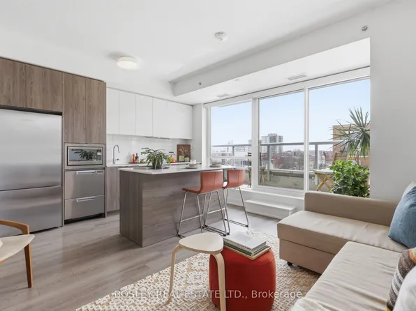 8 Ann St #207, Mississauga, ON L5G 3E6