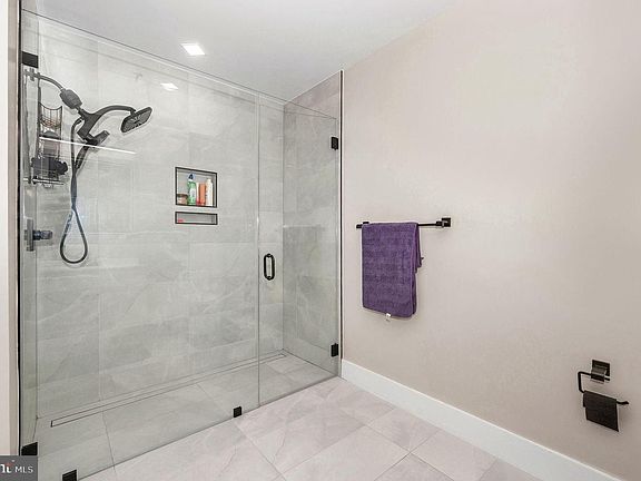 5th image of 1028 Bladensburg Rd NE APT 38