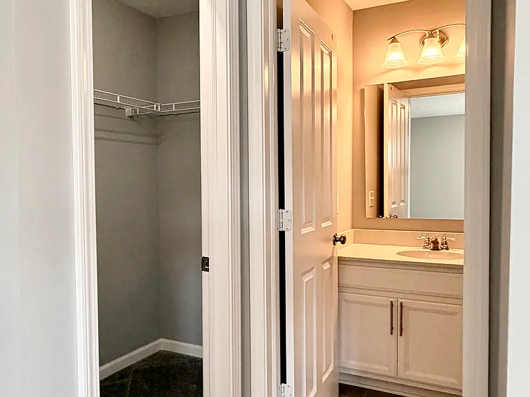 15660 Monson Dr — Photo 31