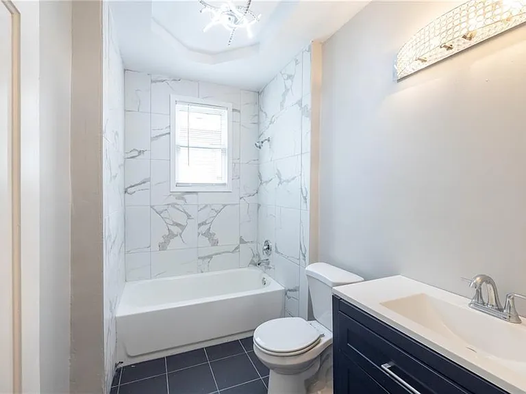 660 Queen St SW #A — Photo 28