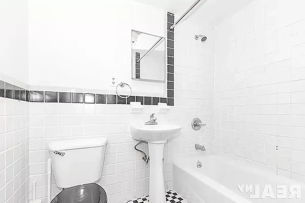 Rented by REAL New York | media 14