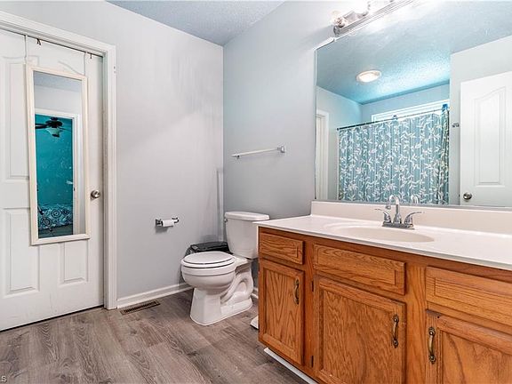 5th image of 1700 Willa Place Dr