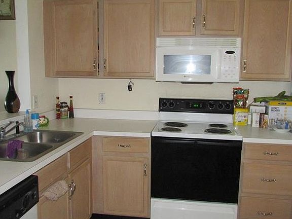 3rd image of 13402 Fairway Glen Dr APT 201