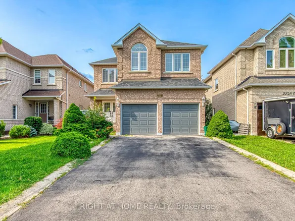 2244 Overfield Rd, Oakville, ON L6M 3S8