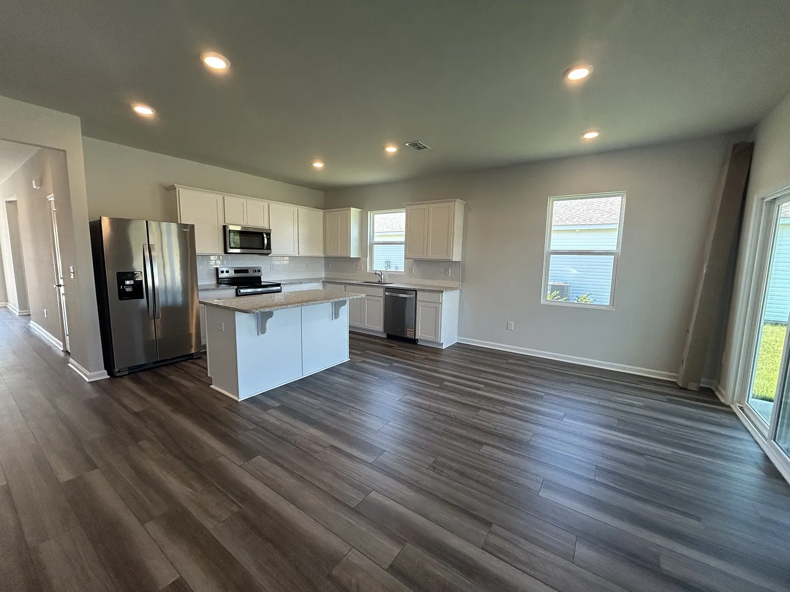 4 bed, 1775 sqft, $2,100 — Photo 3