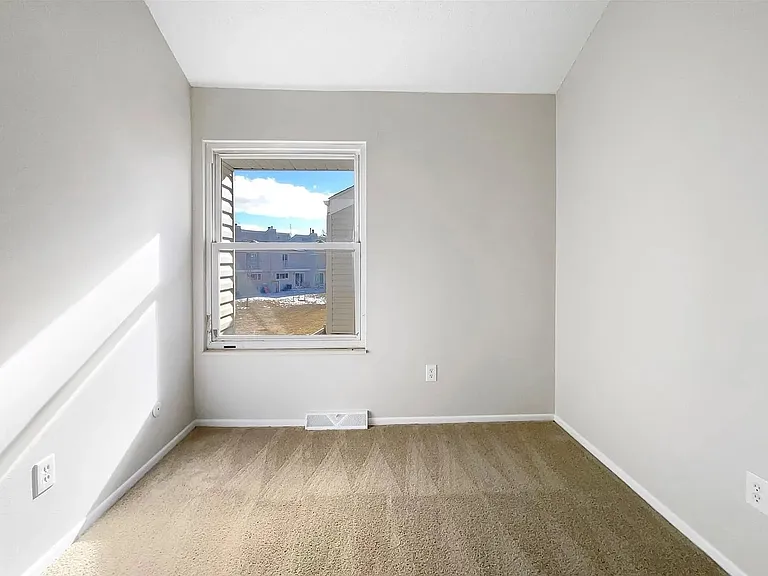 4262 E Maplewood Way — Photo 21