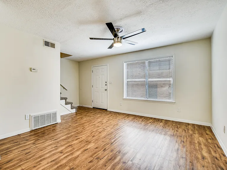 Windmill Townhomes — Photo 35