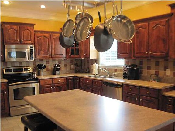 5th image of 104 Mill Stone Ln