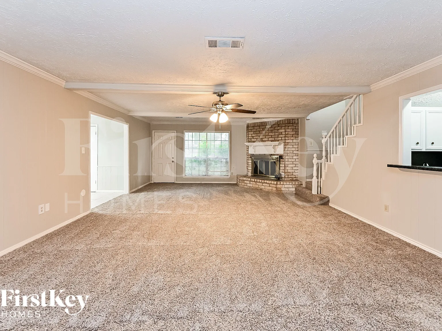 4 bed, 2.5 bath, 2473 sqft, $2,060 — Photo 2