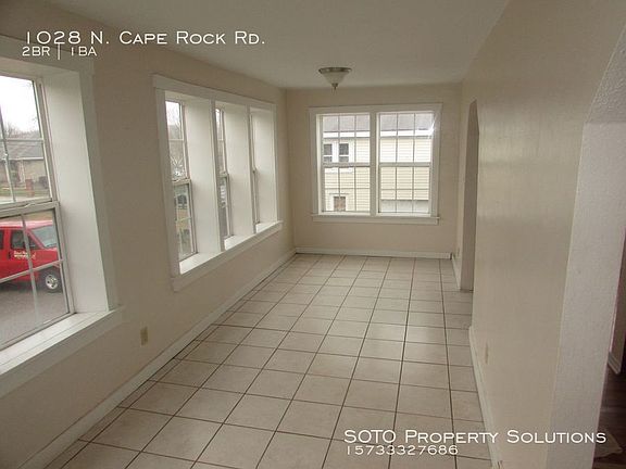 2nd image of 1028 N Cape Rock Dr