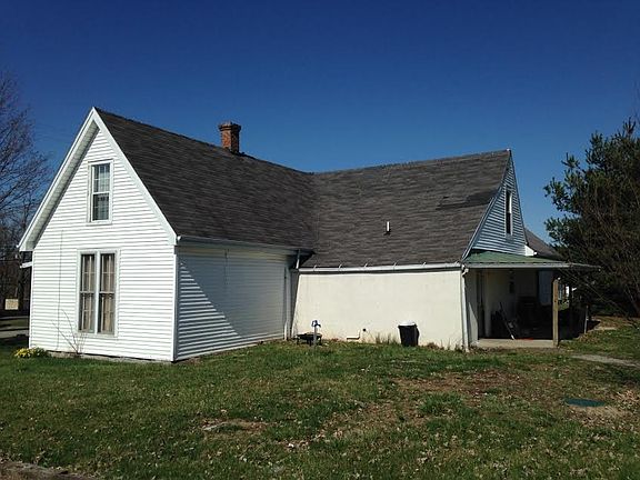 4th image of 2499 Main St