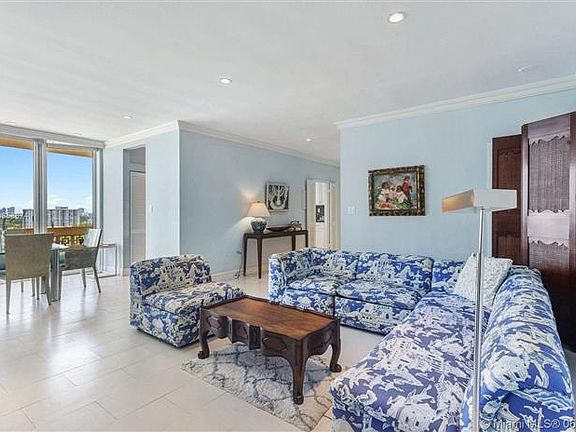 3rd image of 4747 Collins Ave APT 1513