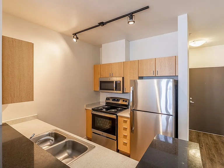 The Shelby Apartments — Photo 34