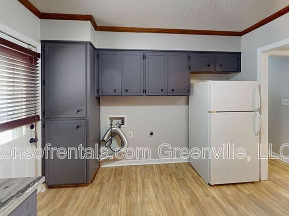 3rd image of 166 Hidden Hill Rd