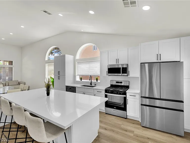 2560 Sundew Ave — Photo 34