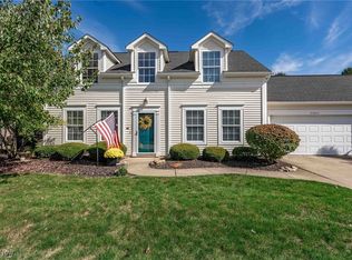 37051 Fairfield Ln, North Ridgeville, OH 44039
