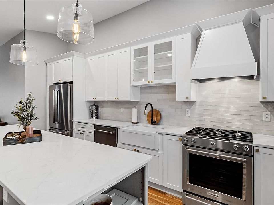 1st image of 113 E Washington Ave APT 2N