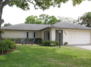 7327 Uranus Dr, Sarasota, FL 34243