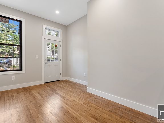 3rd image of 175 Wyckoff Ave #1