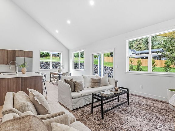 5th image of 117 Red Hawk Drive