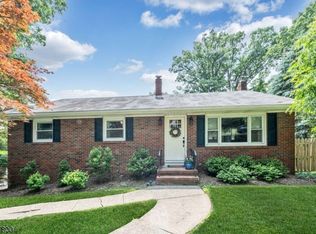 34 Toms Lake Rd, Wayne, NJ 07470