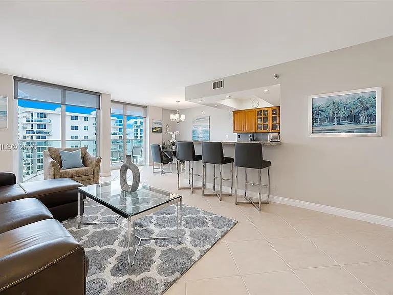 2401 Collins Ave #1709 — Photo 10