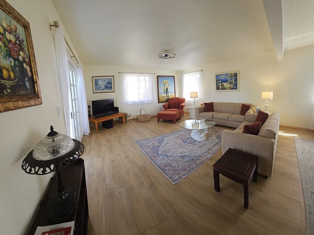 3 bed, 2.0 bath, $5,125 — Photo 3