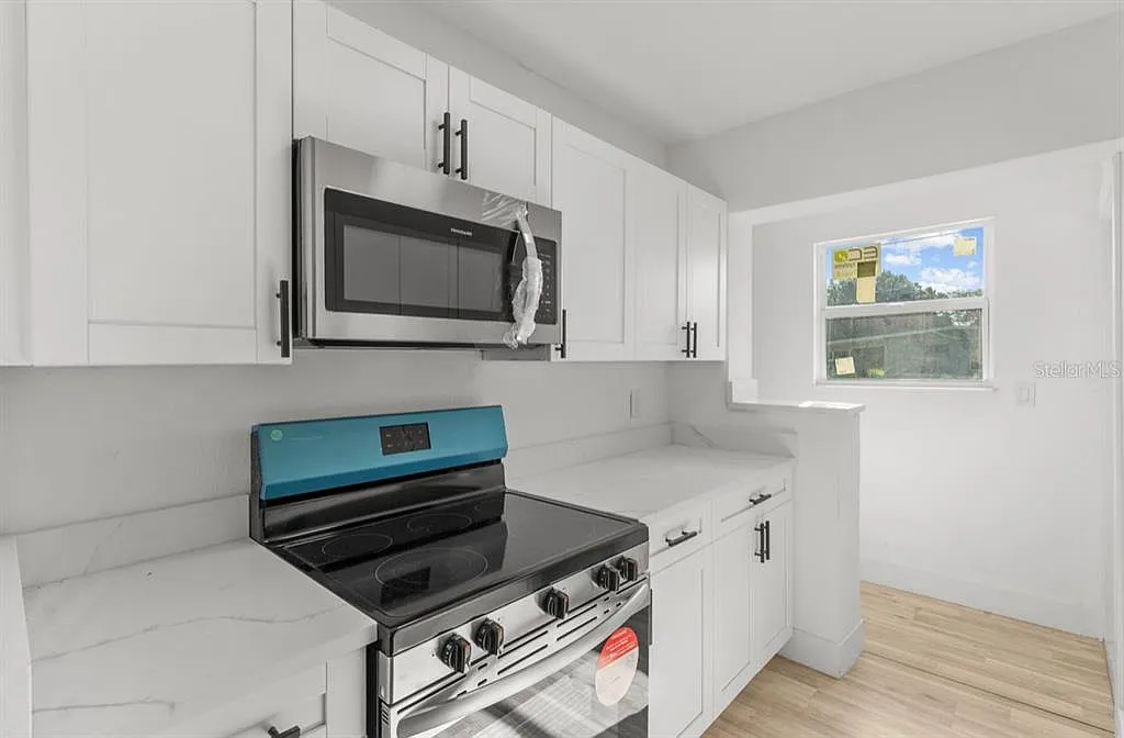 3 bed, 2.0 bath, 947 sqft, $1,750 — Photo 4