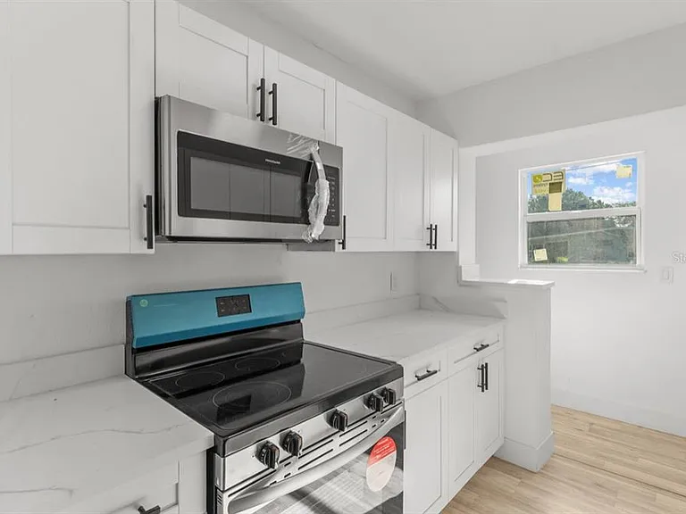 2352 Ednor St — Photo 4