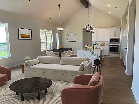 5th image of 211 Marie Ln