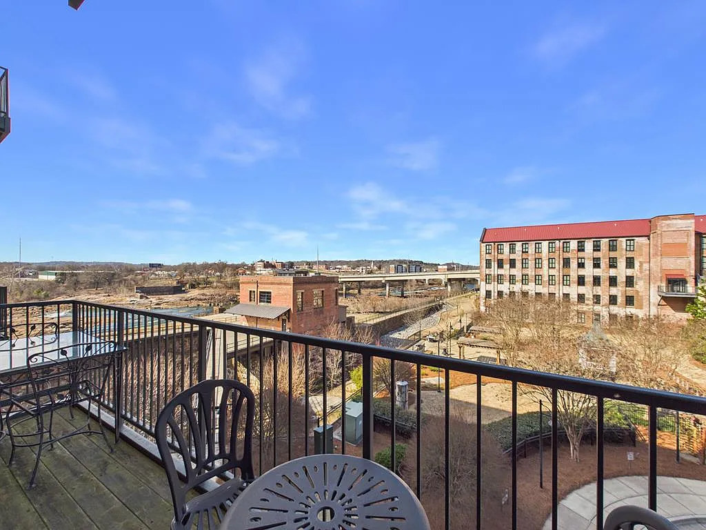 1201 Front Ave Unit 306 photo 1