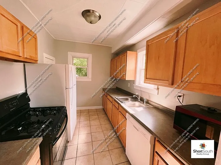 812 California St NW — Photo 4