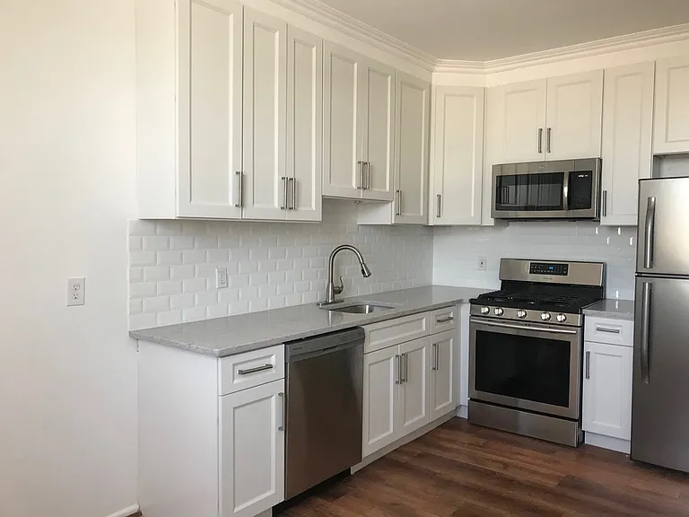 137 W 110th St #7A — Photo 8