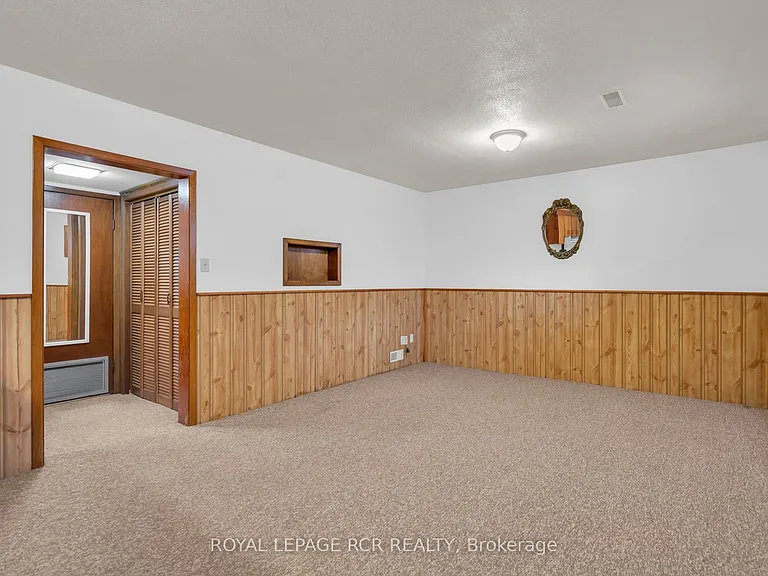 126 Nelson St W #A — Photo 20