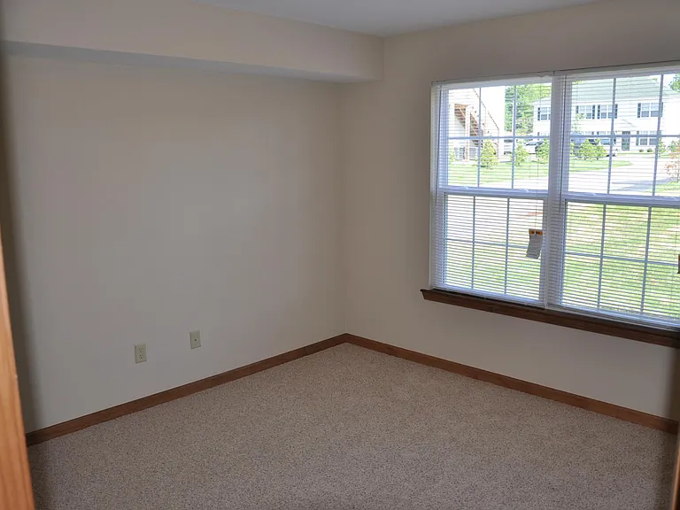 4827 Crown Point Pl #B — Photo 9