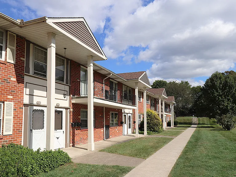 Green Valley Apartments — Photo 14