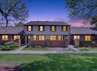 39427 Heatherheath Dr, Clinton Township, MI 48038
