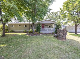 1568 Mountain Dr, Hamilton, GA 31811