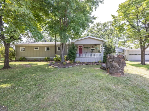 1568 Mountain Dr, Hamilton, GA 31811