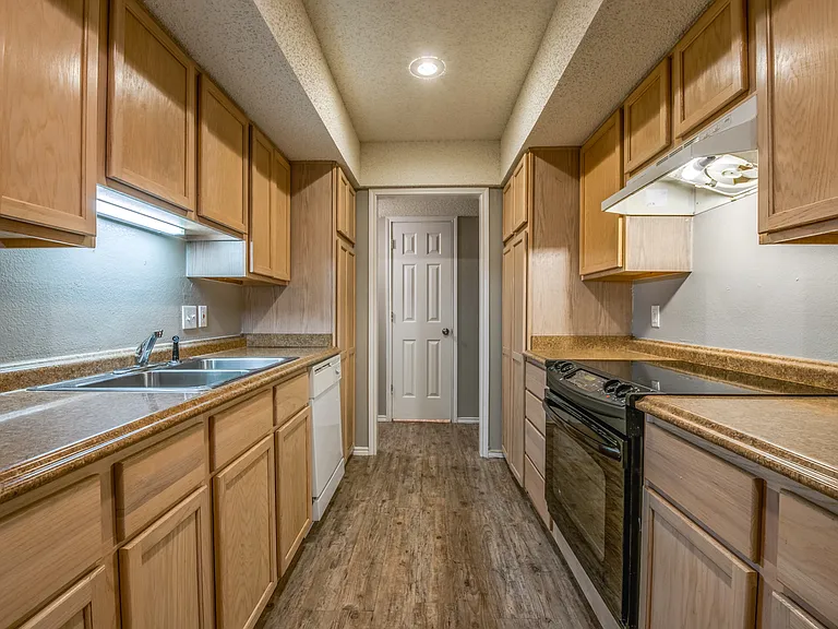 5302 Kenosha Ave — Photo 35