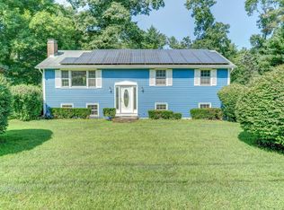 225 Oakwood Dr, Windham, CT 06280