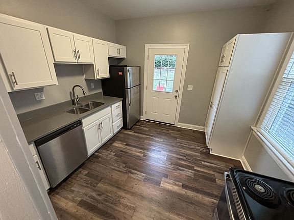 2nd image of 1917 Crane Ave #1