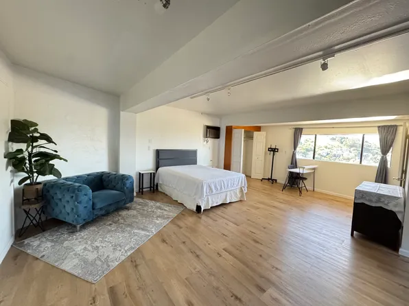 450 Kings Rd, Brisbane, CA 94005