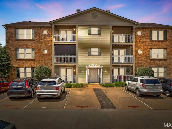 642 S Old Highway 141 APT F, Fenton, MO 63026