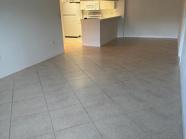 2802 Sarento Pl #202 — Photo 8