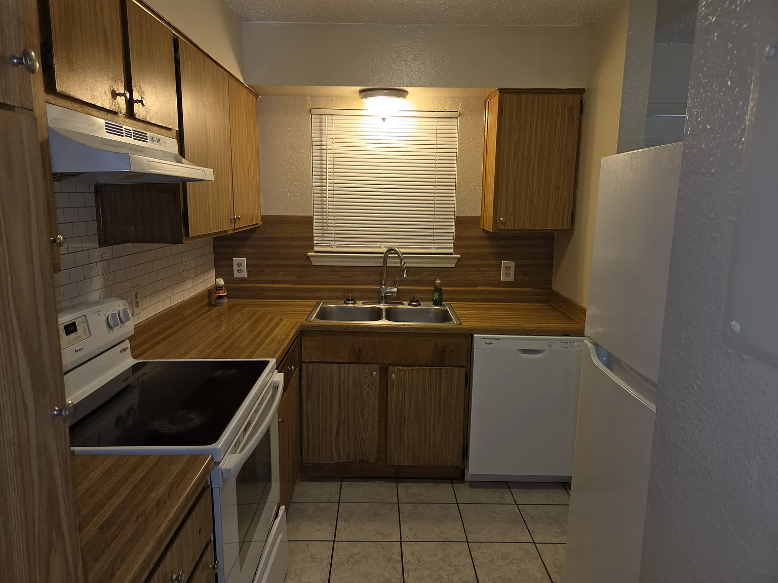 2 bed, 1.5 bath, 1000 sqft, $895 — Photo 4