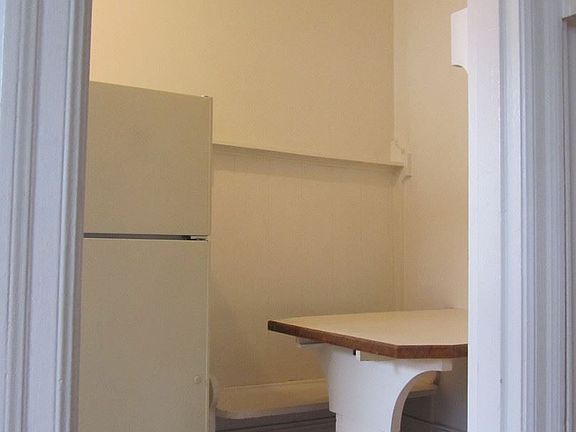 5th image of 4210 Brooklyn Ave NE APT 307